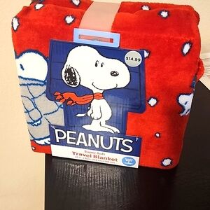 Peanuts travel blanket